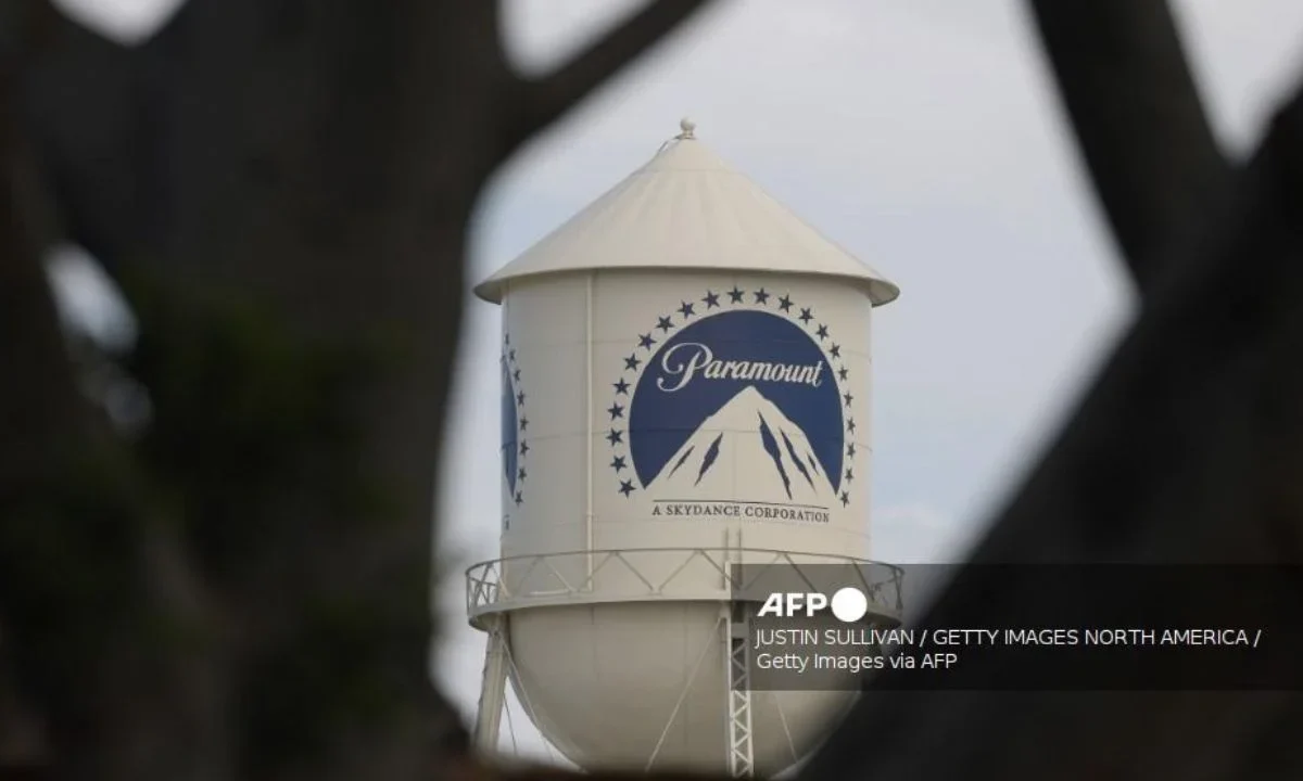 Suspenden temporalmente la fusión de Paramount y Warner