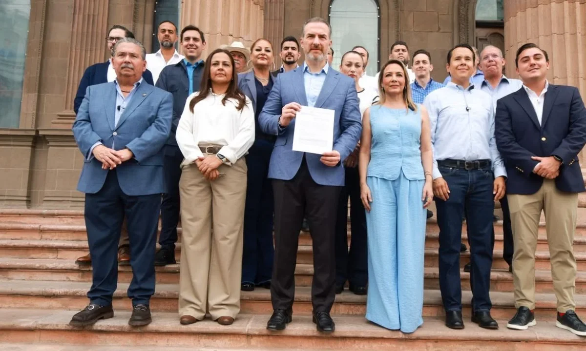 Alcaldes de Nuevo León exhiben adeudos del Gobierno del Estado que oscilan entre los mil 200 y los mil 700 millones de pesos.