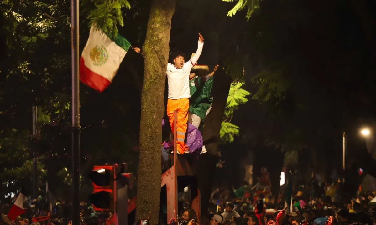 Los festejos por el triunfo de la Selección Mexicana en el Ángel de la Independencia dejaron cuatro personas fallecidas, un hecho que refuerza la importancia de seguir medidas de prevención durante eventos masivos