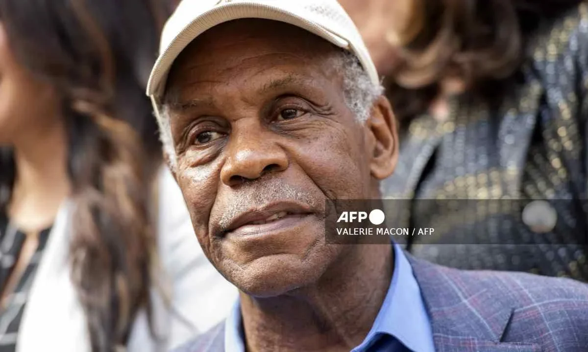 El actor Danny Glover reveló ayer que padece Alzheimer.