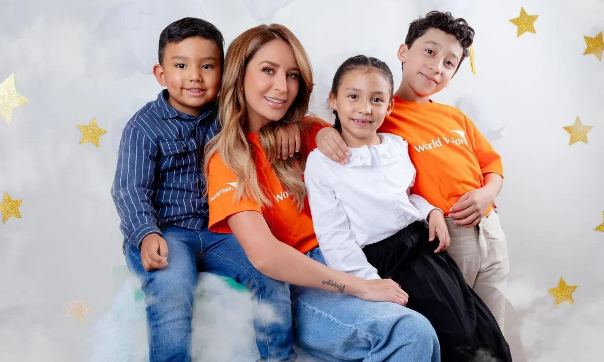 Celebridades como Galilea Montijo, Geraldine Bazán y Tania Rincón donaron accesorios y vestuarios por los niños y jóvenes vulnerables.