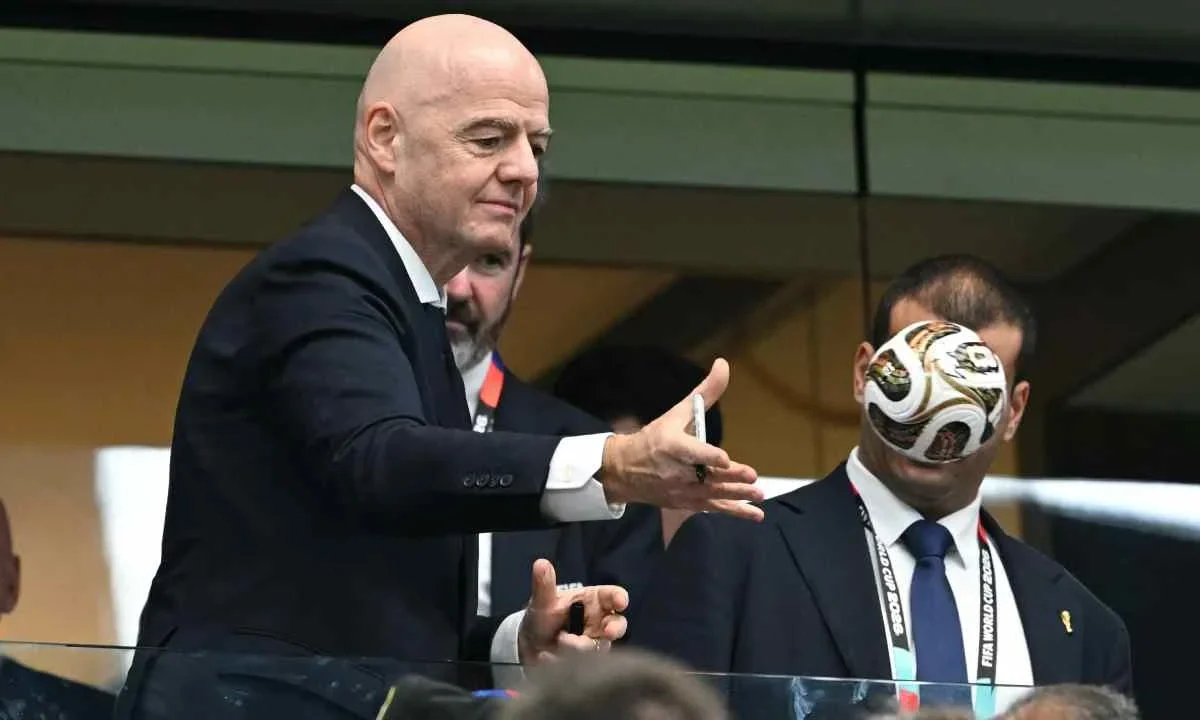 Gianni Infantino, presidente de la FIFA, continúa presionando para realizar el proyecto de privatización de la Copa del Mundo.