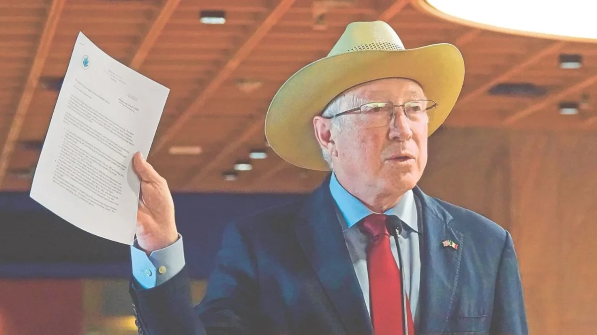 La FGR acusó que Ken Salazar, exembajador de EU, miente al negar la participación de su país en el secuestro de Ismael 'El Mayo' Zambada.