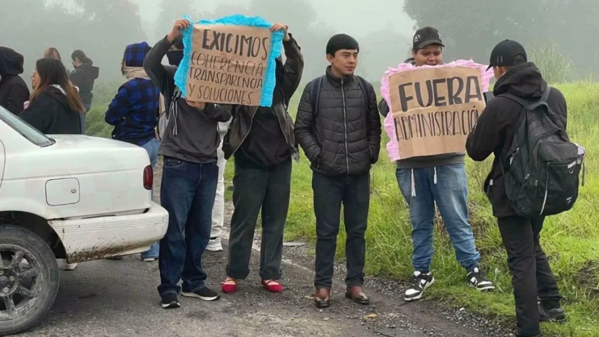 La movilización de los alumnos de Otzolotepec se mantiene y afecta la circulación sobre la avenida Juárez y el tramo conocido como Las Peñas.