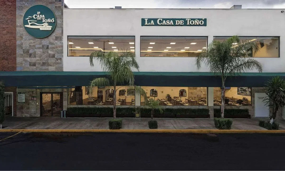 El famoso restaurante de La Casa de Toño estaría cerrando una operación de compra-venta por 400 millones de dólares.