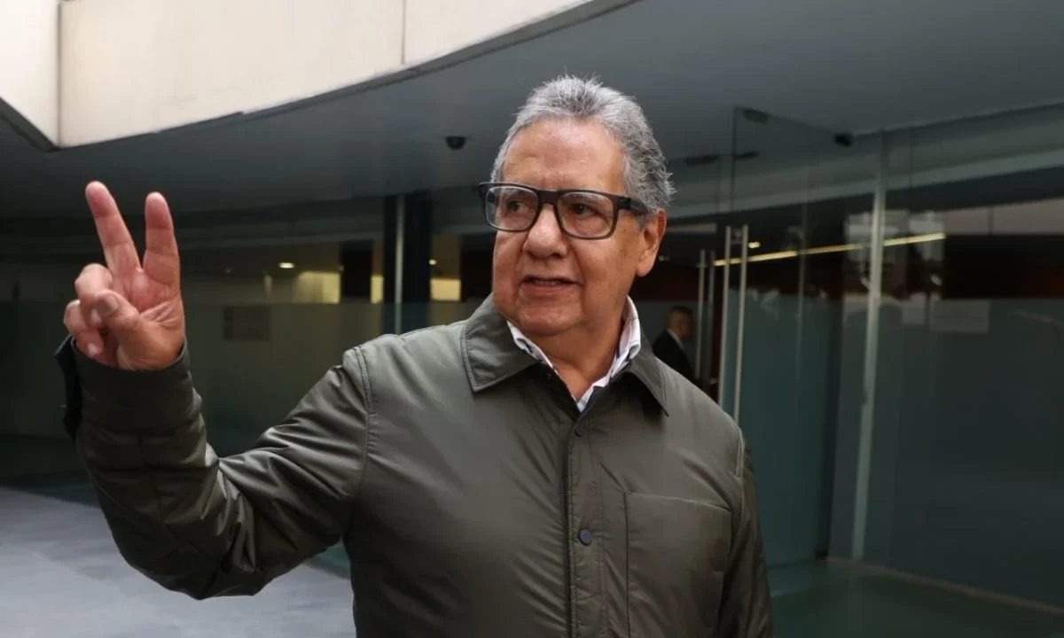 Higinio Martínez es elegido presidente del Senado