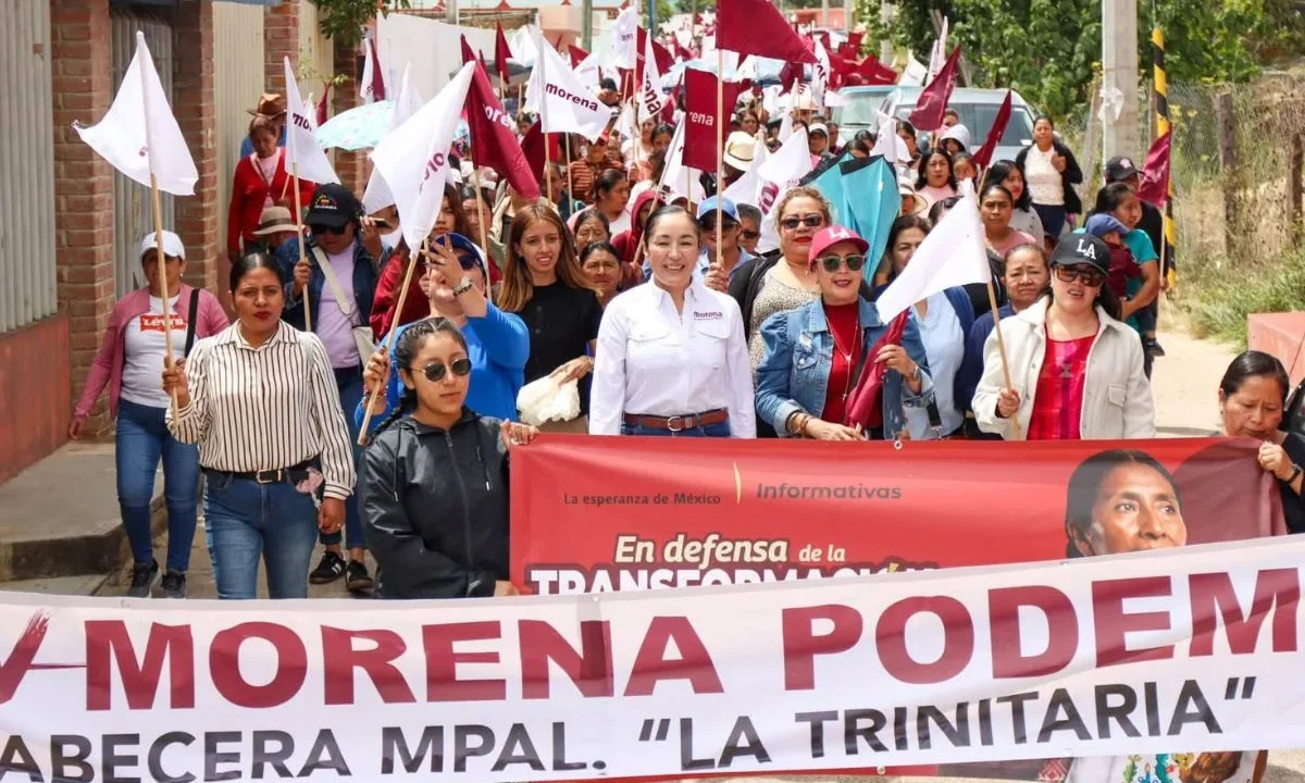 La consejera estatal de Morena, Liliana Altuzar, encabezó una asamblea informativa en el municipio fronterizo de La Trinitaria.
