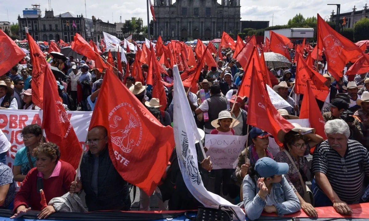 El Movimiento Antorchista Nacional rindió un homenaje a Fidel Castro Ruz con motivo de los 100 años de su natalicio.