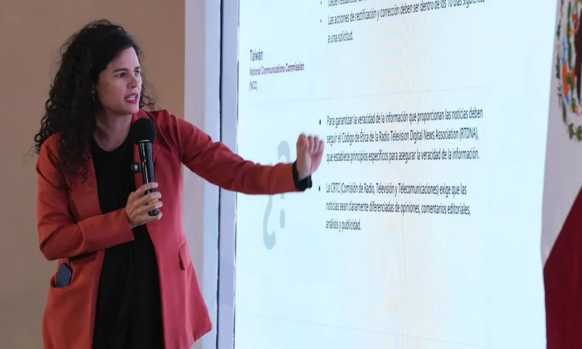 Luisa Alcalde insistió en que la propuesta de derechos de las audiencias no buscan censurar los contenidos de lo medios.