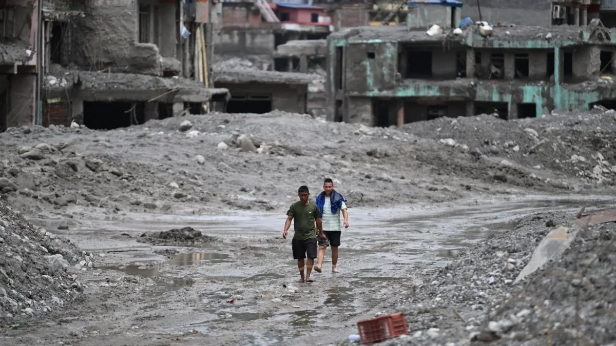 El balance subió a 781 muertos y 2 mil 502 desaparecidos, anunció este domingo la autoridad de Nepal encargada de la gestión de emergencias.
