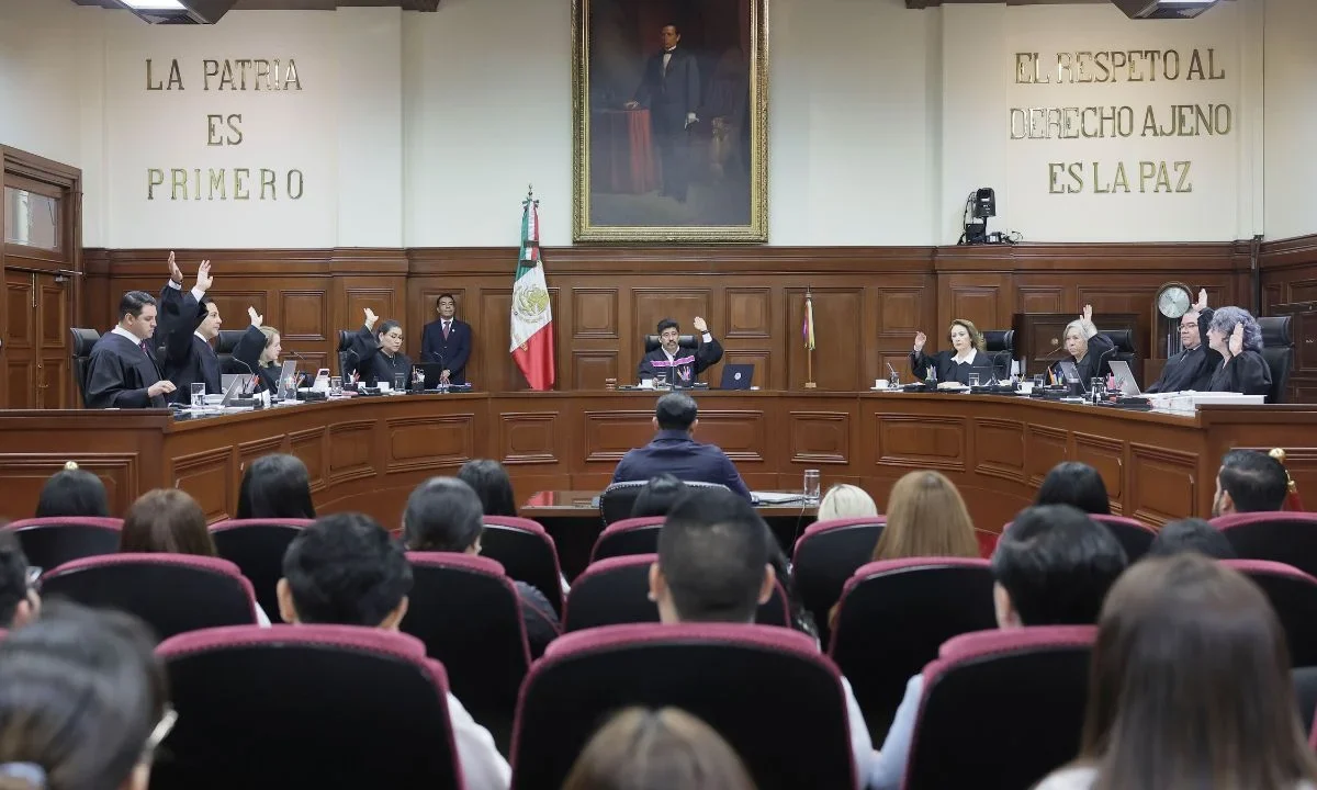 Ministros determinaron que la transferencia de cuentas no reclamadas al Fondo de Pensiones del Bienestar no modifica la propiedad del dinero.