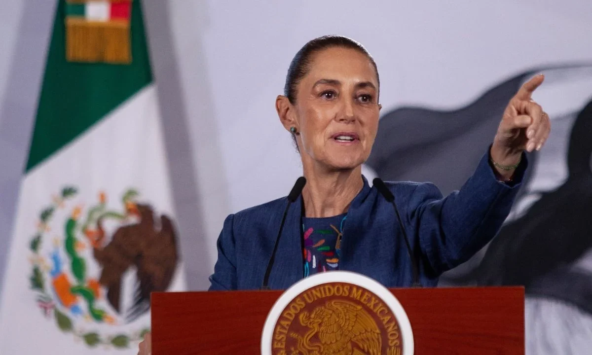 Claudia Sheinbaum se reúne con integrantes de la Sección 22 de la CNTE para revisar los compromisos adquiridos previamente.