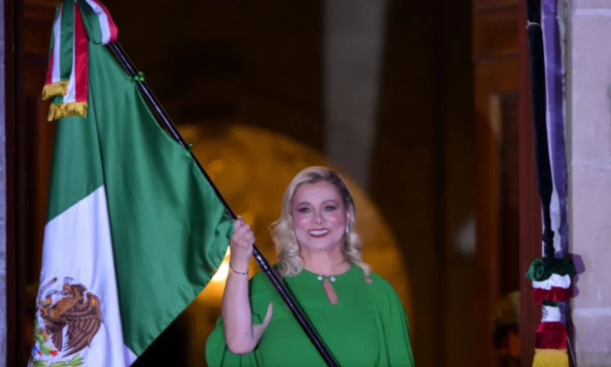Maru Campos encabeza el Grito de Independencia en Chihuahua