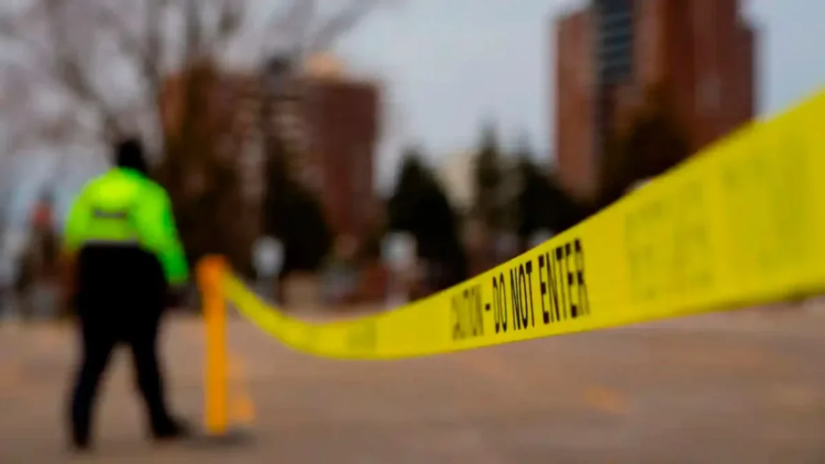 Varias personas resultaron lesionadas, entre ellas 2 elementos de la policía municipal, durante una balacera en el centro de Minneapolis.