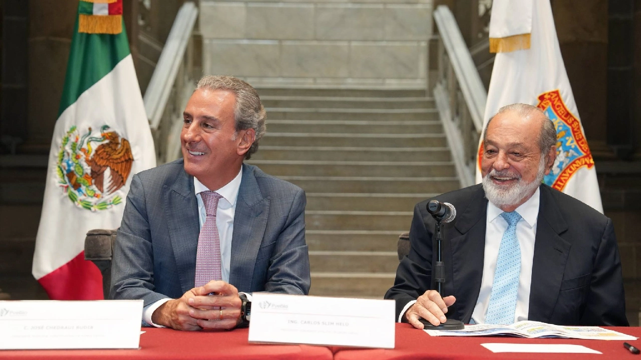 El empresario Carlos Slim Helú y Pepe Chedraui anuncian proyectos de inversión y desarrollo para el Centro Histórico de Puebla.