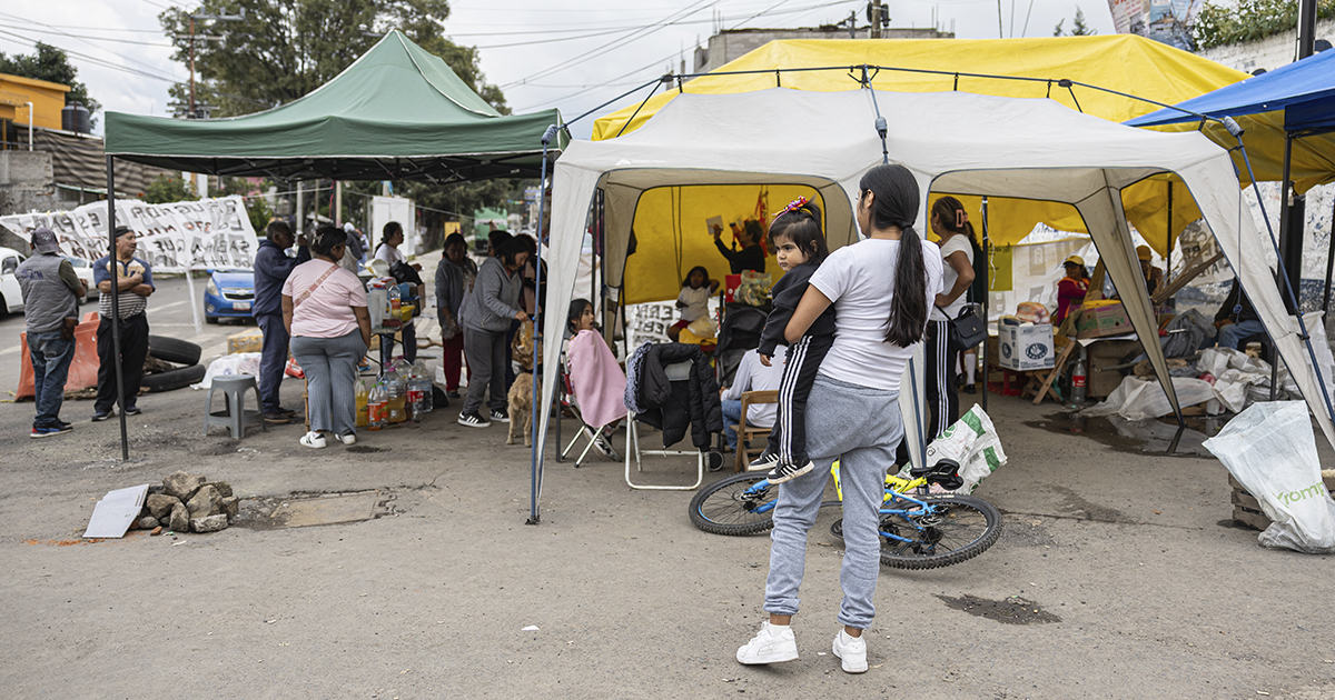 El plantón en San Gregorio se ha convertido en un espacio de organización familiar y comunitaria | Foto: Aurea del Rosario / 24 HORAS 